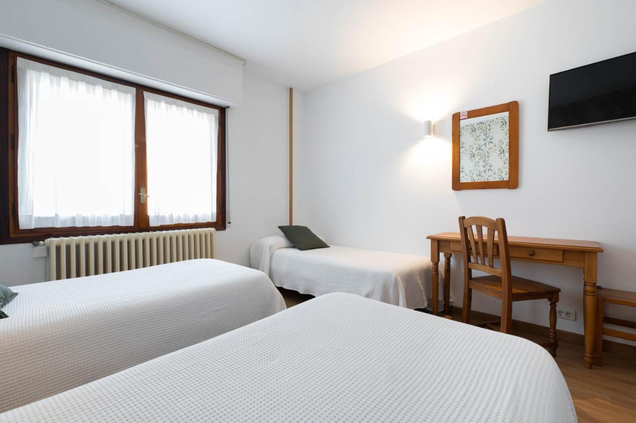 Hotel Mi Casa Sabiñánigo Zewnętrze zdjęcie