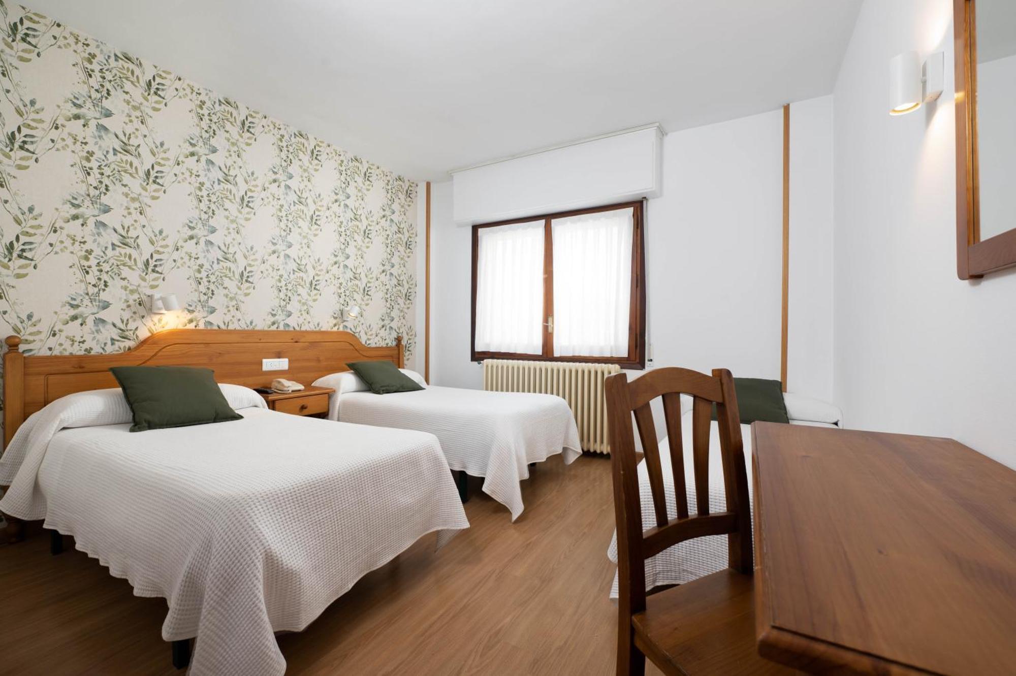 Hotel Mi Casa Sabiñánigo Zewnętrze zdjęcie